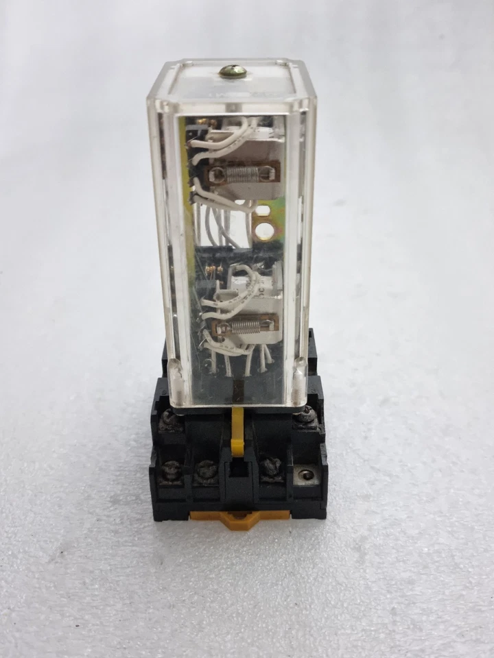 Omron MYA-BMT CIM 24VDC Power Relay With Base Unit Free Ship